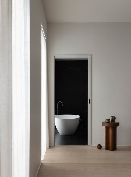 Lakeshore Barn House